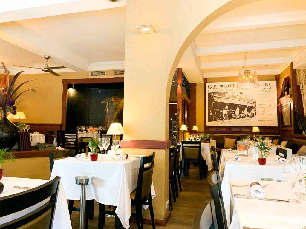 the best restaurant in Juan-les-Pins Le Perroquet