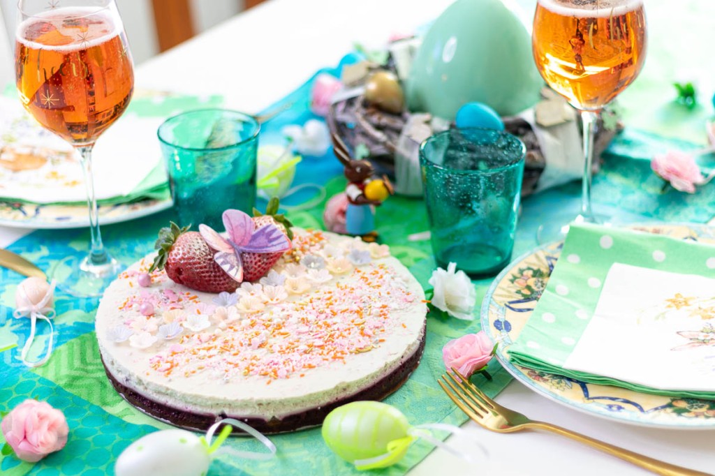teal and gold Easter table setting for Easter brunch
