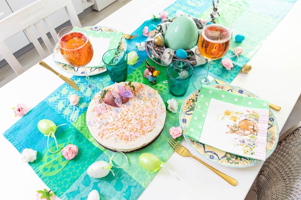 decorate your Easter table with teal and gold