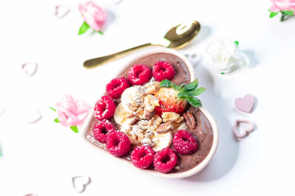 plantbased chocolate pudding with cashew yoghurt and raw cacao powder